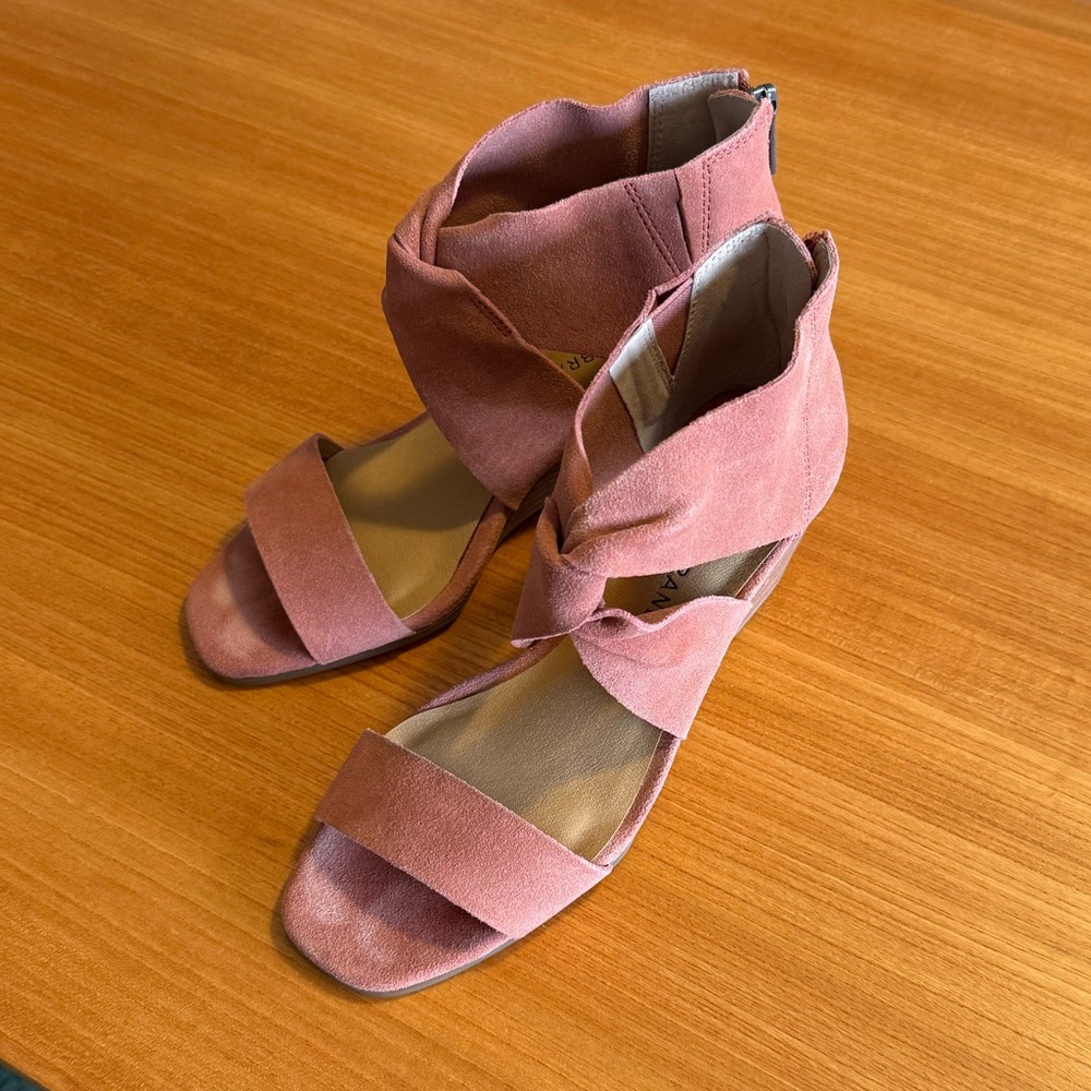 Lucky Brand Tammanee Wedge Sandal CANYON ROSE SUEDE, Size 6 M